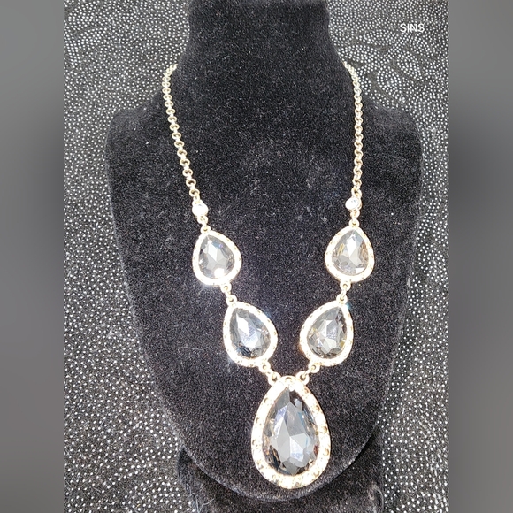 Elegant Silver and Gold Teardrop Necklace - Picture 2 of 4